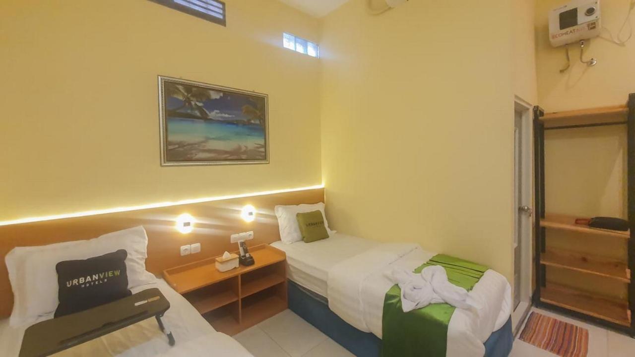 Urbanview Hotel Sakura Kampung Inggris Pare By Reddoorz エクステリア 写真