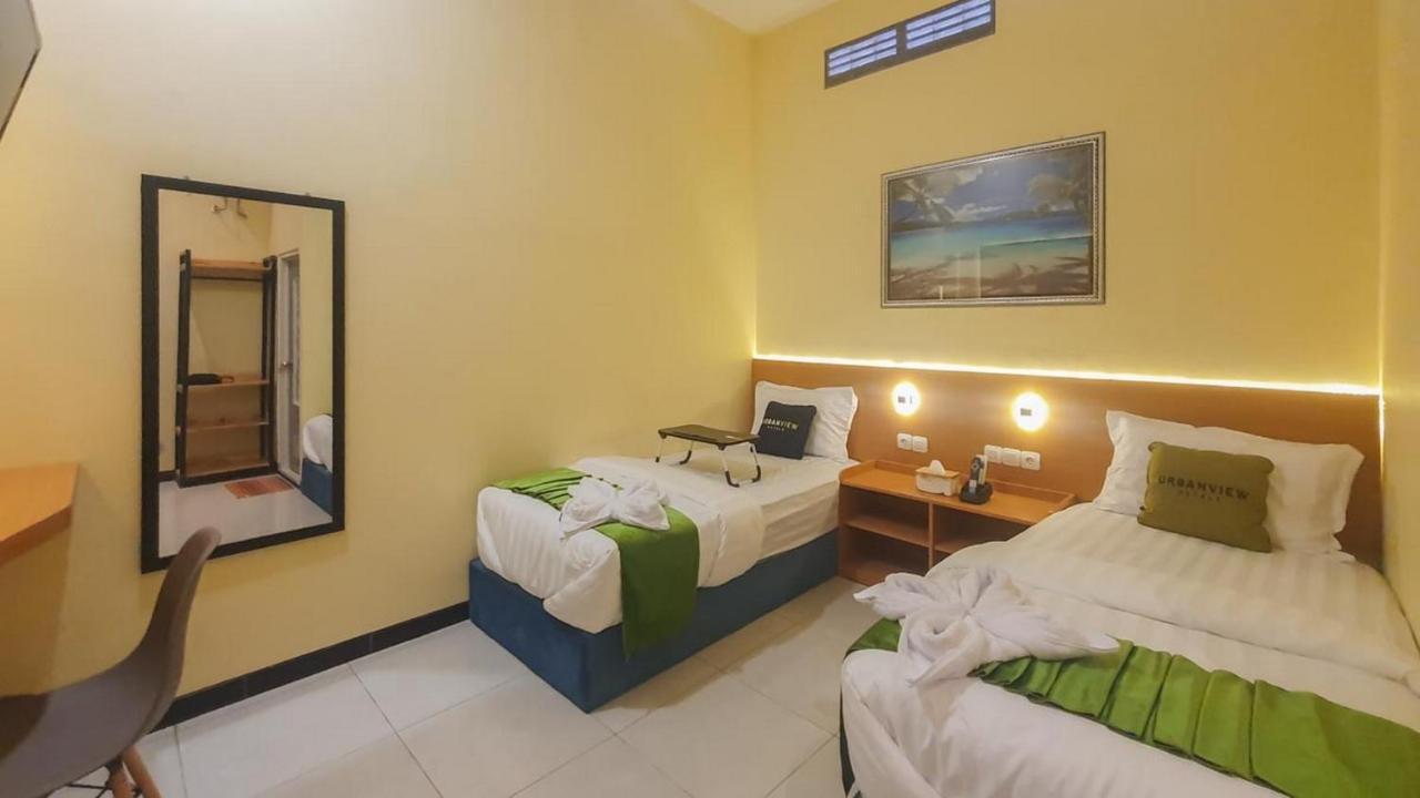 Urbanview Hotel Sakura Kampung Inggris Pare By Reddoorz エクステリア 写真