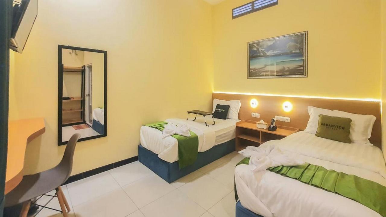 Urbanview Hotel Sakura Kampung Inggris Pare By Reddoorz エクステリア 写真
