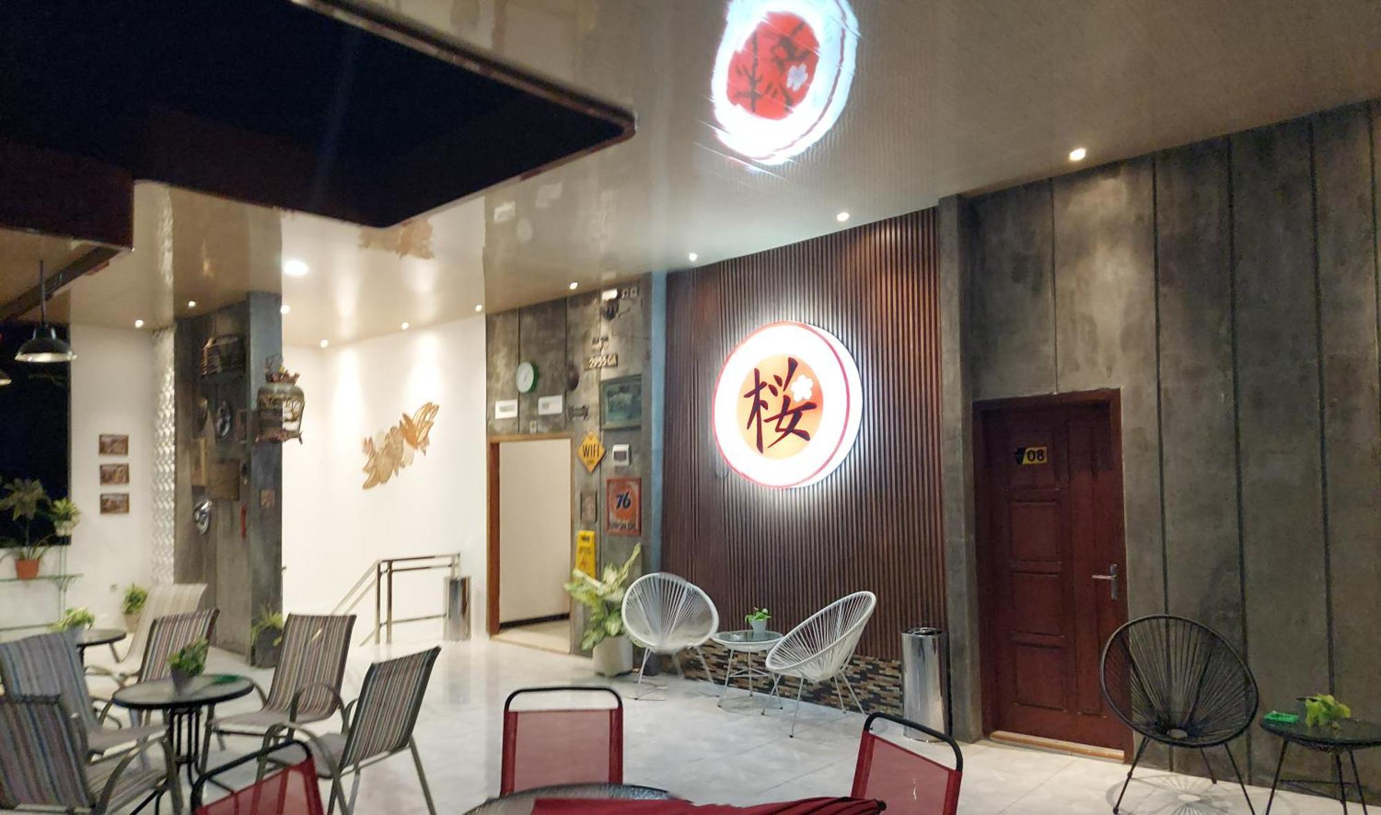Urbanview Hotel Sakura Kampung Inggris Pare By Reddoorz エクステリア 写真