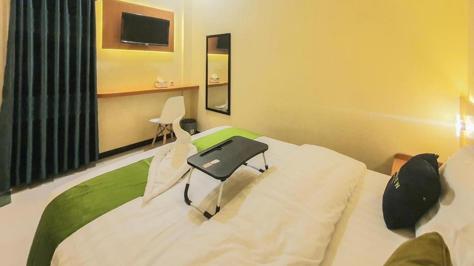 Urbanview Hotel Sakura Kampung Inggris Pare By Reddoorz エクステリア 写真