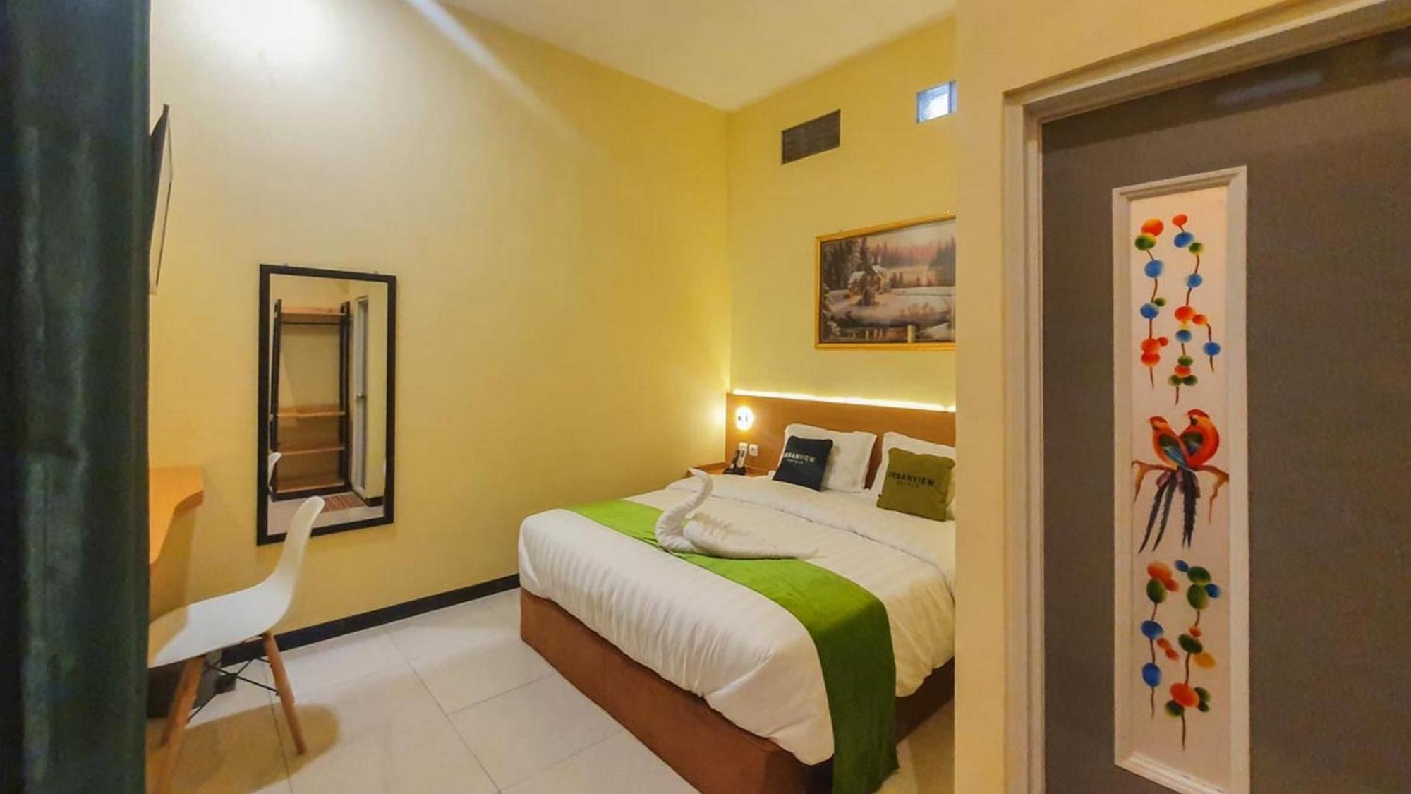 Urbanview Hotel Sakura Kampung Inggris Pare By Reddoorz エクステリア 写真